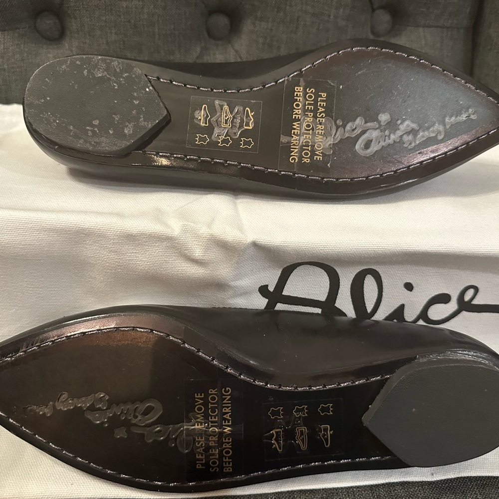 Alice + Olivia Black and White Flats with Bow Detail - Picture 2 of 3